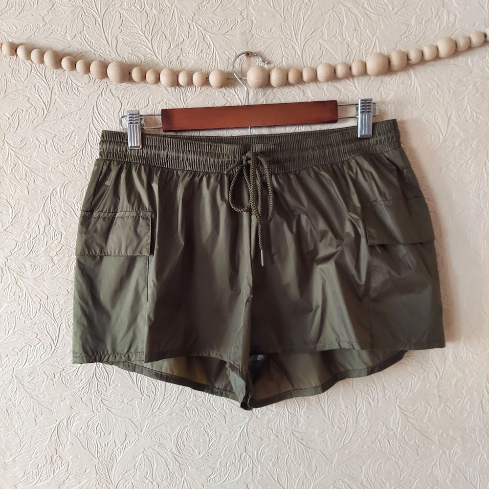 Offline by Aerie activewear shorts nylon green size mediume - Picture 1 of 9